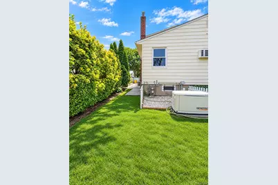 94 Massapequa Avenue, Massapequa, NY 11758 - Photo 28