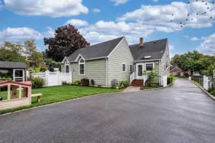 21 James St, Islip, NY 11751 - Photo 20