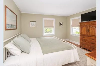 21 James Street, Islip, NY 11751 - Photo 4
