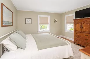 21 James St, Islip, NY 11751 - Photo 4