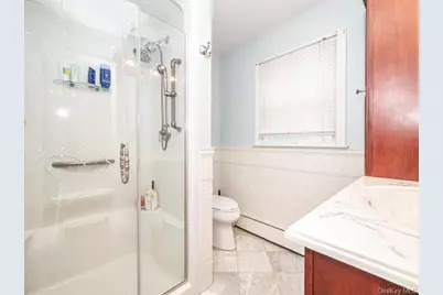 21 James Street, Islip, NY 11751 - Photo 12