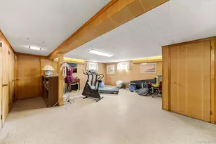 47 Diamond Ave, East Meadow, NY 11554 - Photo 22