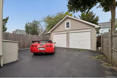 21 E Saint Marks Place, Valley Stream, NY 11580 - Photo 26
