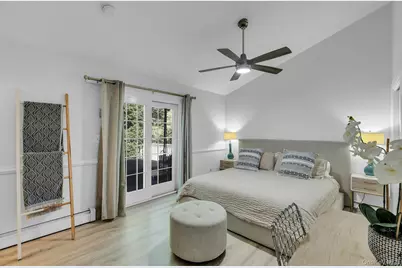 111 Bay Avenue E, Hampton Bays, NY 11946 - Photo 14