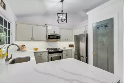 111 Bay Avenue E, Hampton Bays, NY 11946 - Photo 12