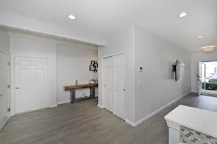 212 Clubhouse Cir, Melville, NY 11747 - Photo 14