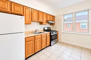 73-27 198th St, Fresh Meadows, NY 11366 - Photo 6
