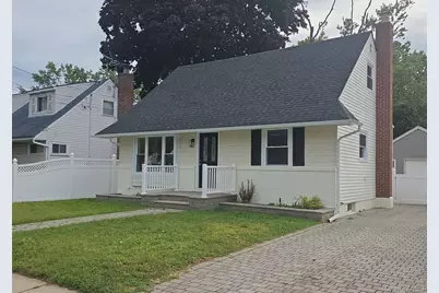200 Raff Avenue, Elmont, NY 11003 - Photo 2