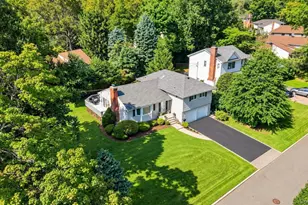 55 Southfield Rd, Glen Cove, NY 11542 - Photo 2