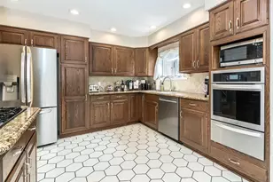 531 5th St, East Northport, NY 11731 - Photo 10