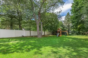 531 5th St, East Northport, NY 11731 - Photo 20