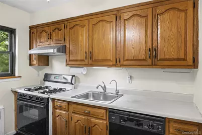 73-07 220th Street #3A2, Oakland Gardens, NY 11364 - Photo 8