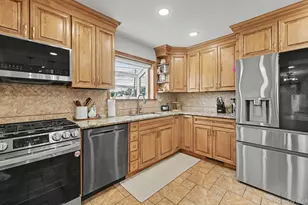 423 Bellevue Ave, Yonkers, NY 10703 - Photo 10