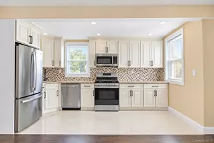 236 Plainview Rd, Hicksville, NY 11801 - Photo 4