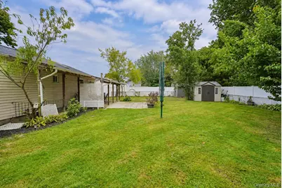 2712 Connecticut Avenue, Medford, NY 11763 - Photo 18