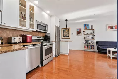 2821 36th Street #4R, Astoria, NY 11103 - Photo 8