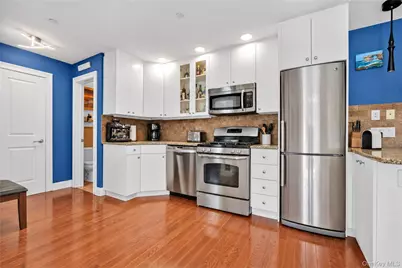 2821 36th Street #4R, Astoria, NY 11103 - Photo 4