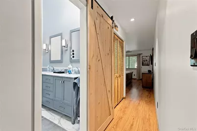 22 Village Green, Port Chester, NY 10573 - Photo 10