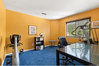 22 Village Green, Port Chester, NY 10573 - Photo 20