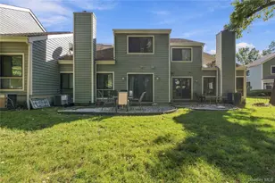 22 Village Green, Port Chester, NY 10573 - Photo 24