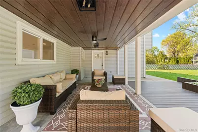 1059 Denton Avenue, Manhasset Hills, NY 11040 - Photo 4