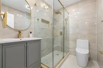 1059 Denton Avenue, Manhasset Hills, NY 11040 - Photo 30