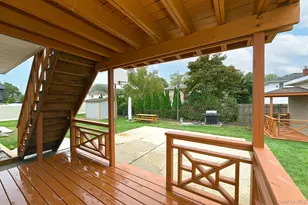 105 N Lewis Ave, Lindenhurst, NY 11757 - Photo 32