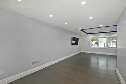 105 N Lewis Avenue, Lindenhurst, NY 11757 - Photo 12