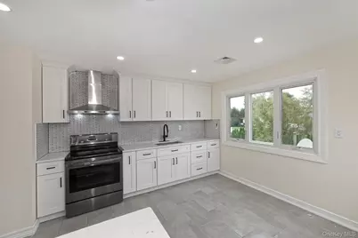 105 N Lewis Avenue, Lindenhurst, NY 11757 - Photo 18