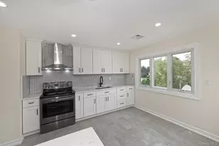 105 N Lewis Ave, Lindenhurst, NY 11757 - Photo 18