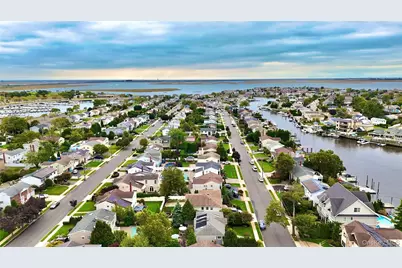 2817 Riverside Drive, Wantagh, NY 11793 - Photo 44
