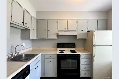 101 Sylvan #21, Miller Place, NY 11764 - Photo 2