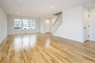 33 Marwood N, Port Washington, NY 11050 - Photo 2