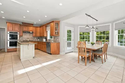 136 Dorchester Drive, Yorktown Heights, NY 10598 - Photo 14