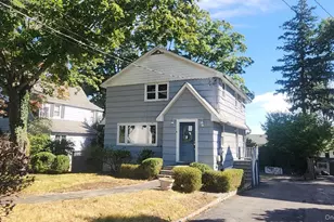 10 Shelley Ave, Valhalla, NY 10595 - Photo 2