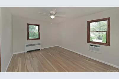 5 Robin Court, Bethpage, NY 11714 - Photo 22