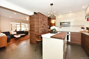 17 Woodpecker Ln, Levittown, NY 11756 - Photo 18
