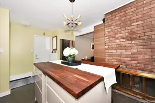 17 Woodpecker Ln, Levittown, NY 11756 - Photo 16
