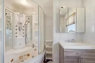 116 Lucinda Dr, Babylon, NY 11702 - Photo 16