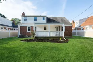 54 Greenway Blvd, Elmont, NY 11003 - Photo 36