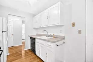 284 Parkside Dr, Suffern, NY 10901 - Photo 8