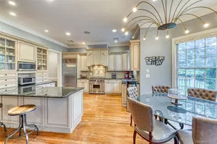 36 Kensington Cir, Manhasset, NY 11030 - Photo 12