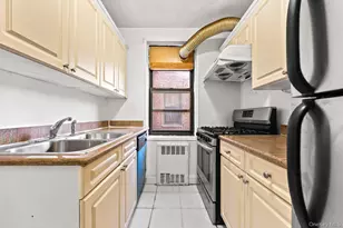 150-20 71st Ave, Flushing, NY 11367 - Photo 10