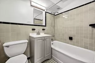 33-34 Crescent St, Astoria, NY 11106 - Photo 18