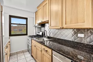 33-34 Crescent St, Astoria, NY 11106 - Photo 10