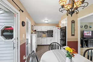 43 Columbus Ave, Brentwood, NY 11717 - Photo 10