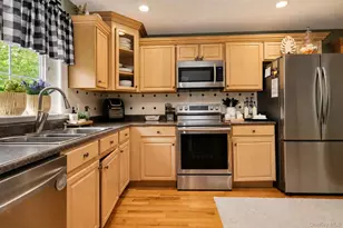 2 Wellington Ct, Wallkill, NY 12589 - Photo 10