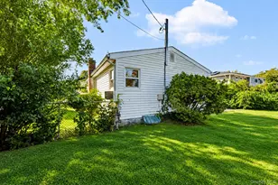 9 Plowboy Path, Commack, NY 11725 - Photo 20