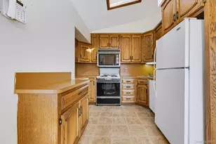 9 Plowboy Path, Commack, NY 11725 - Photo 6