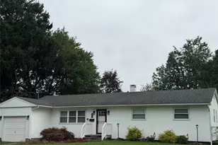 33 Jarvin Rd, Port Jefferson Station, NY 11776 - Photo 2